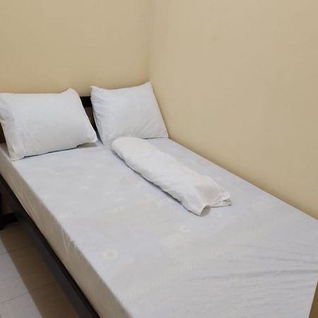 Oyo 91209 Arjuna Residence Syariah Sby Surabaya Exterior foto