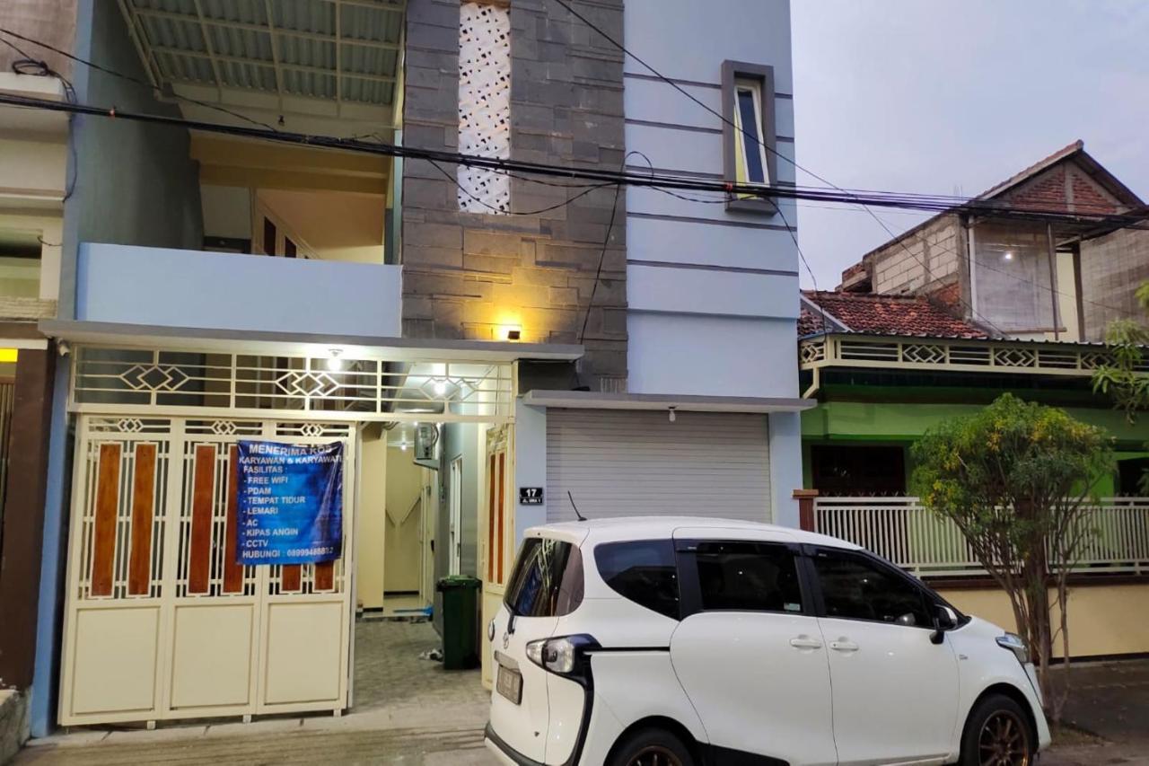 Oyo 91209 Arjuna Residence Syariah Sby Surabaya Exterior foto